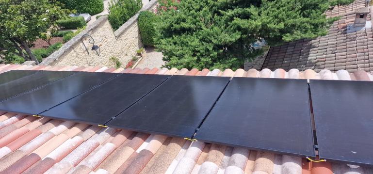 Installation d'une centrale solaire hybride à Eyguières - 3