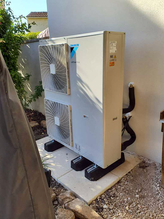 PAC air-eau moyenne température sur radiateurs à Aix - 2