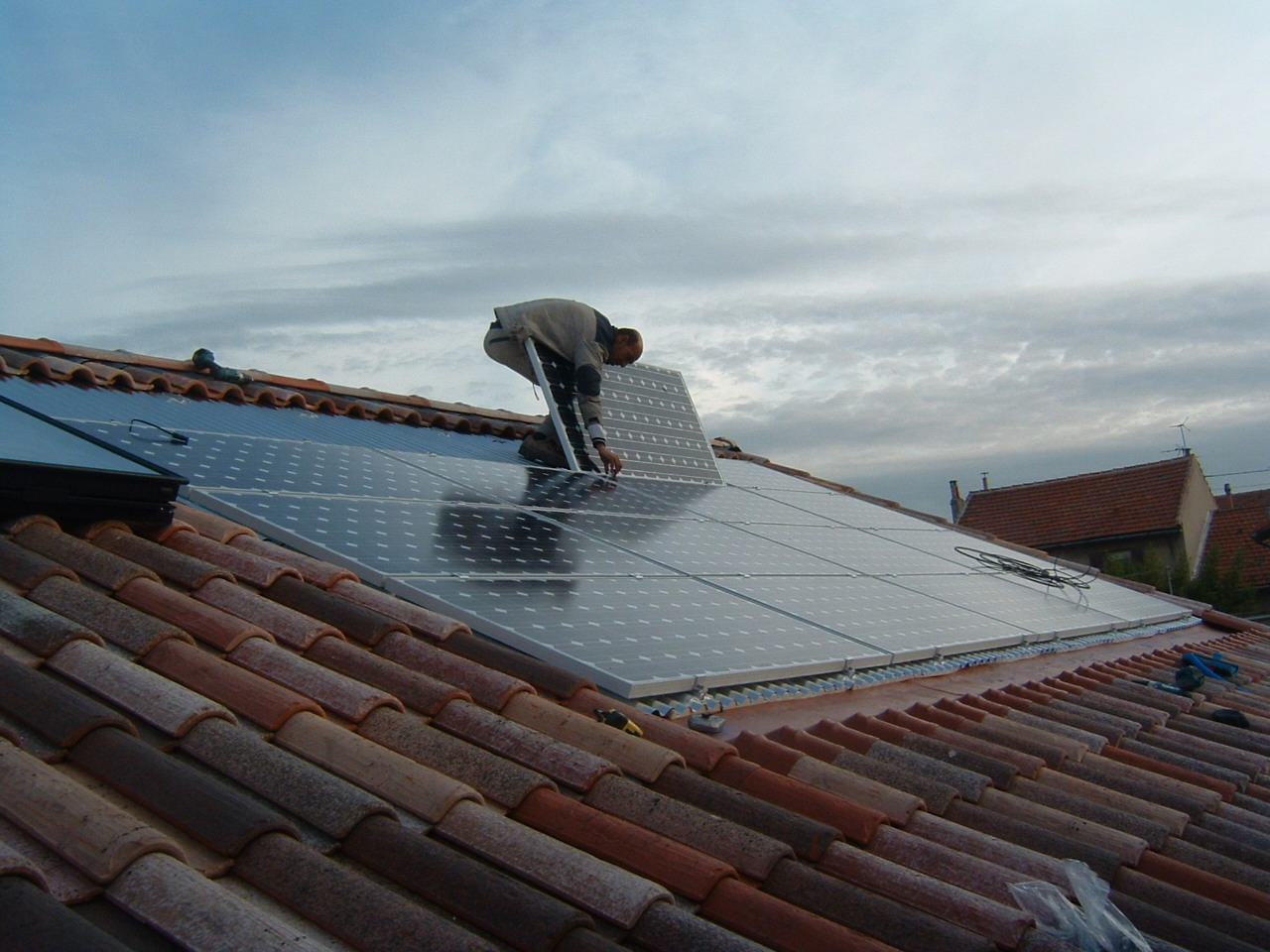 Panneaux solaires thermique et photovoltaïques à Marseille - 3